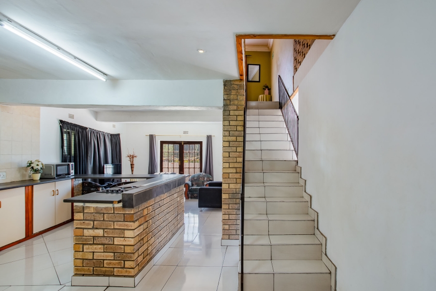 7 Bedroom Property for Sale in Wellington Central Western Cape